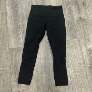 Lulu lemon black Capri leggings